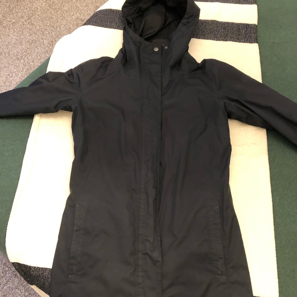 Womens size small Columbia rain jacket